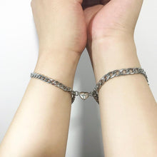 将图片加载到图库查看器，2Pcs/Set Heart Shaped Magnet Attraction Bracelet For Couples Stainless Steel Chain Mens Womens Charm Bracelets For Couples Set Chain Bracelet Heart Magnetic Bracelets For Men Women Promise Attraction Link For Boyfriend Girlfriend
