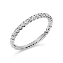 将图片加载到图库查看器，14K White Gold 1/4 Cttw Round Diamond Prong Set Wedding Band
