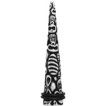 Load image into Gallery viewer, 1/2 Black White Resin Native Skull Taper
