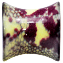 Load image into Gallery viewer, 0G Green Snake Skin Acrylic Saddle Plug
