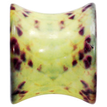 Load image into Gallery viewer, 00G Green Snake Skin Acrylic Saddle Plug
