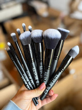 将图片加载到图库查看器，Makeup Brush Set

