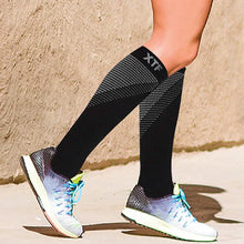 将图片加载到图库查看器，12-Pairs: Athletic Graduated Knee-High Compression Socks
