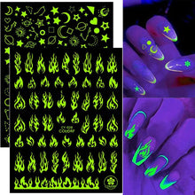 将图片加载到图库查看器，3D Nail Polish Sticker Flame Butterfly Rose Star Nail Glitter Decals Water Transfer Summer Sliders Nail Art Decorations Glow in Dark Nail Stickers Self-Adhesive Nail Art Decals Butterfly Flower Star Heart Nail Strips Glow Dark Nail Art Manicure
