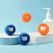 将图片加载到图库查看器，4-Pack: Reusable Laundry Lint Remover Balls
