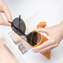 将图片加载到图库查看器，4-Pack: Soft PU Leather Reading Glasses Bag
