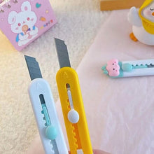 Load image into Gallery viewer, 4-Pieces: Retractable Mini Art Cutter
