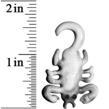 将图片加载到图库查看器，4G Black White Acrylic Scorpion Hanger Plug

