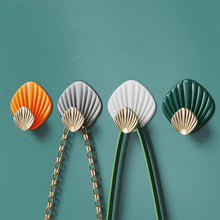 将图片加载到图库查看器，4pcs Creative Shell Shape Wall Hanging Hook Punch-free Strong Adhesive Hook Bathroom Kitchen Wall-mounted Seamless Sticky Hook  Shell Hook Non-Punching Strong Adhesive Adhesive Hook Bearing Door Behind Wall Bathroom Kitchen Key Holder
