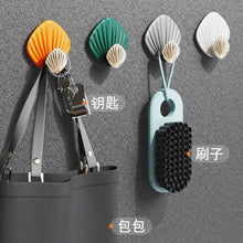将图片加载到图库查看器，4pcs Creative Shell Shape Wall Hanging Hook Punch-free Strong Adhesive Hook Bathroom Kitchen Wall-mounted Seamless Sticky Hook  Shell Hook Non-Punching Strong Adhesive Adhesive Hook Bearing Door Behind Wall Bathroom Kitchen Key Holder
