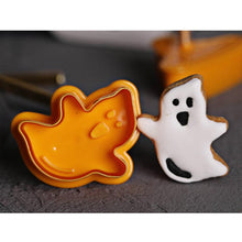 Load image into Gallery viewer, 4Pcs/set Plastic Christmas Christmas Tree Halloween Pumpkin Ghost Theme Cookie Cutter Plunger Fondant Chocolate Mold Halloween Cookie Cutters Thanksgiving Fall Christmas Cookie Cutters Biscuit Mold 3D Mini Fondant Cookie Tools
