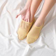 Load image into Gallery viewer, 5 Pairs Female Silicone non-slip invisible Socks Summer Solid Color Mesh Ankle Boat Socks Female Cotton Slipper No show Socks For Women
