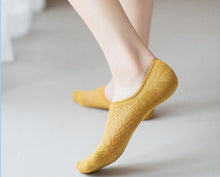 Load image into Gallery viewer, 5 Pairs Female Silicone non-slip invisible Socks Summer Solid Color Mesh Ankle Boat Socks Female Cotton Slipper No show Socks For Women
