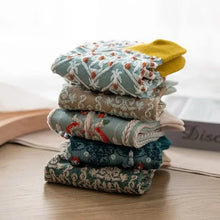 Load image into Gallery viewer, 5-Pairs: Vintage Court Style Short Socks
