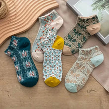Load image into Gallery viewer, 5-Pairs: Vintage Court Style Short Socks
