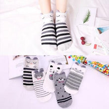 Load image into Gallery viewer, 5 Pairs/Set Women's Cotton Happy Cute Cat Short Socks Print Cartoon Animal Casual Summer Socks Red Heart Funny Ankle Socks Pure Cotton Socks For Men And Women
