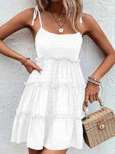 将图片加载到图库查看器，Elegant White Spaghetti Strap Dress Minimalist &amp; Chic Summer Essential Unique Retro Dress
