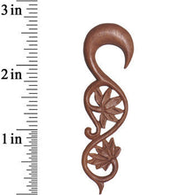 Load image into Gallery viewer, 0G Organic Wood Climbing Lotus Flower Hand Carved Hanger Set
