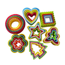 Load image into Gallery viewer, 5Pcs/set Silicone Heart Star Xmas Tree Shape Cookies Cutter Molds Biscuit Plunger Forms For Baking Mousse Cake Decor Tools Cookie Cutter Set Biscuit Cutter Set Multi-size Sandwich Fondant Cake Cutter
