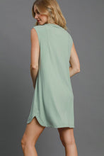 将图片加载到图库查看器，Round Neck Sleeveless High-Low Curved Hemline Mini Dress – Trendy High-Low Dress, Sleeveless Mini Dress, Curved Hemline Dress, Flattering Round Neck Dress, Chic High-Low Dress
