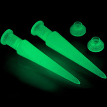Load image into Gallery viewer, 2 in 1 Blue Glow in Dark Interchangeable Screw Fit Plug and Taper Set
