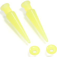 Load image into Gallery viewer, 2 in 1 Yellow Glow in Dark Interchangeable Screw Fit Plug and Taper Set
