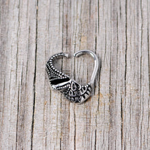 Load image into Gallery viewer, 16G 3/8 Skull Halloween Right Heart Closure Ring
