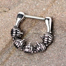 Load image into Gallery viewer, 16G 5/16 Pumpkin Patch Halloween Septum Clicker
