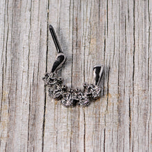 将图片加载到图库查看器，16G 5/16 Black Scary Skeletons Halloween Septum Clicker
