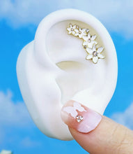 Load image into Gallery viewer, 16G 1/4 Clear CZ Gem Gold Tone White Flower Left Cartilage Tragus
