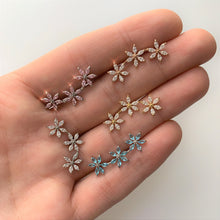 Load image into Gallery viewer, 16G 1/4 Clear CZ Gem Rose Gold Tone Tri Flower Cartilage
