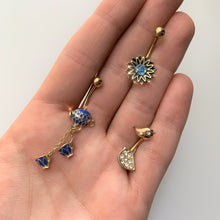 将图片加载到图库查看器，Gold Tone Blue Teacups Teapot Dangle Belly Ring
