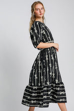 将图片加载到图库查看器，Bow Tie Print Notched Contrast Velvet Trim Midi Dress–Elegant Bow Tie Print, Modern Notched Neckline, Luxurious Velvet Trim, Sophisticated Midi Dress for Special Events
