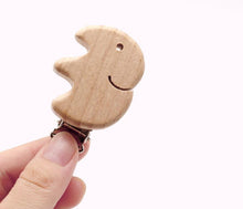 将图片加载到图库查看器，Modern Wood Naural Nipple Chain Accessories BPA Free Cute Modelling Beech Pacifier Clip Small Elephant Heart-shaped Holder for Pacifier
