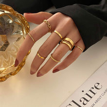 将图片加载到图库查看器，7-Piece: Women's Gold Knuckle Ring Set
