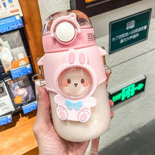 将图片加载到图库查看器，700ml Kids Water Bottle for School Boys Girl Cup With Straw BPA Free Cute Cartoon Leakproof Mug Portable Travel Drinking Water Bottle with Strap and Stickers Portable Leakproof BPA-Free Drinking Bottle for Girls School Outdoor Sports Travel
