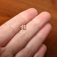 Load image into Gallery viewer, 20G 1/4 Green CZ Gem Rosy Bold Flower Nose Bone
