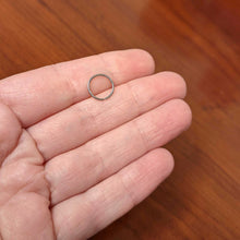 Load image into Gallery viewer, 20G 9mm Grade 23 Titanium Bendable Hoop Ring
