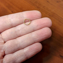将图片加载到图库查看器，20G 7mm Gold Tone PVD Grade 23 Titanium Bendable Hoop Ring
