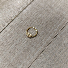 将图片加载到图库查看器，16G 3/8 Clear Gem Gold Tone Beauty Bee Hinged Circular Ring
