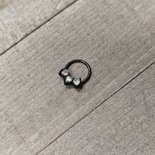 将图片加载到图库查看器，16G 3/8 Aurora Gem Black Rococo Trio Heart Hinged Segment Ring

