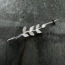 Load image into Gallery viewer, Clear CZ Gem Alternating Style Leafy Vine Ear Cuff Bar Earring
