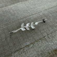 Load image into Gallery viewer, Clear CZ Gem Alternating Style Leafy Vine Ear Cuff Bar Earring
