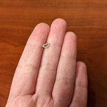 Load image into Gallery viewer, 16G 1/4 Clear CZ Gem Kissy Lips Golden Threadless Labret Tragus
