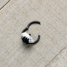 将图片加载到图库查看器，16G 3/8 White Howlite Black Claw Obelisk Hinged Segment Ring
