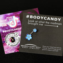 将图片加载到图库查看器，Blue Flower Textured Center Double Mount Belly Ring
