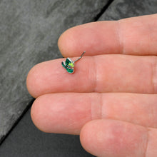 Load image into Gallery viewer, 20G 7mm Glitter Top Hat Shamrock St Patricks L Shape Nose Ring
