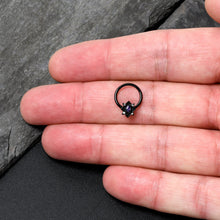 Load image into Gallery viewer, 16G 3/8 Purple Gem Black Scrolling Hearts Hinged Segment Ring
