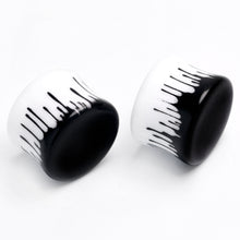 将图片加载到图库查看器，White Black Drip Acrylic Double Flare Plugs
