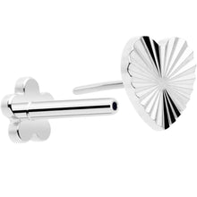 将图片加载到图库查看器，18G Titanium Flat Back Earring Threadless Reversible Heart
